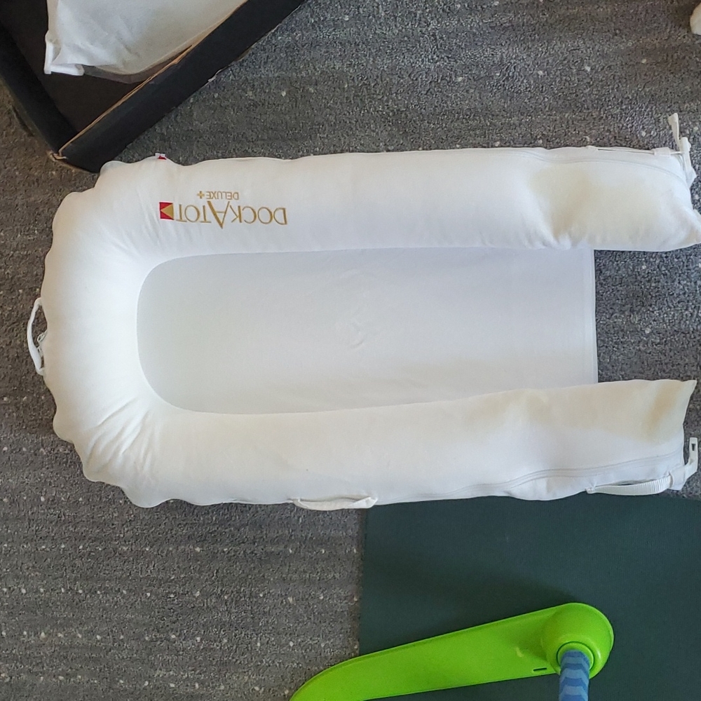 Dockatot deluxe